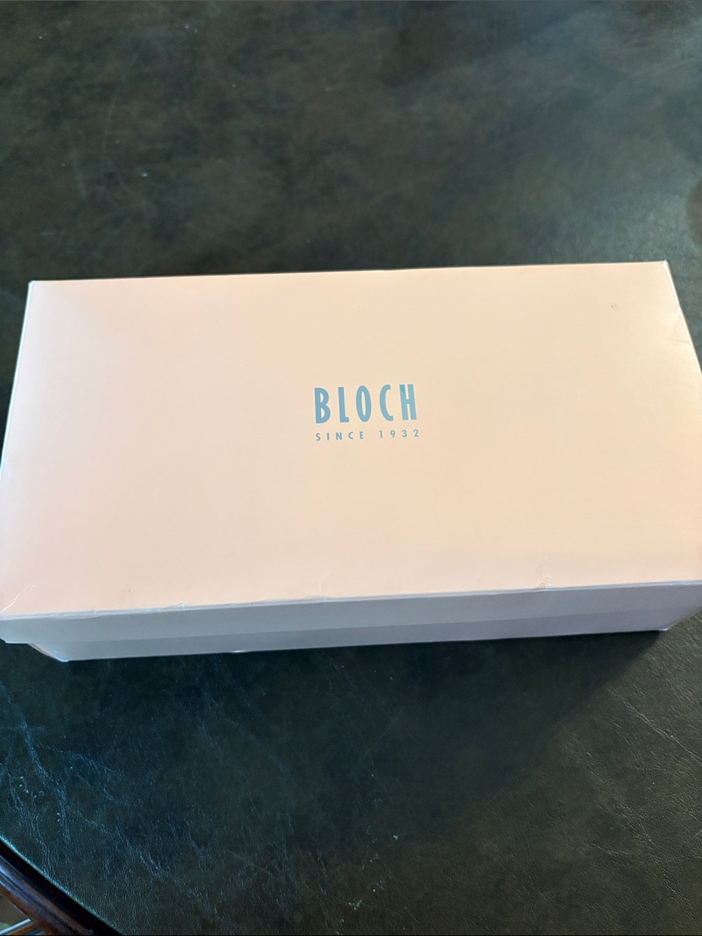 Bloch Girls size 5 tap shoes